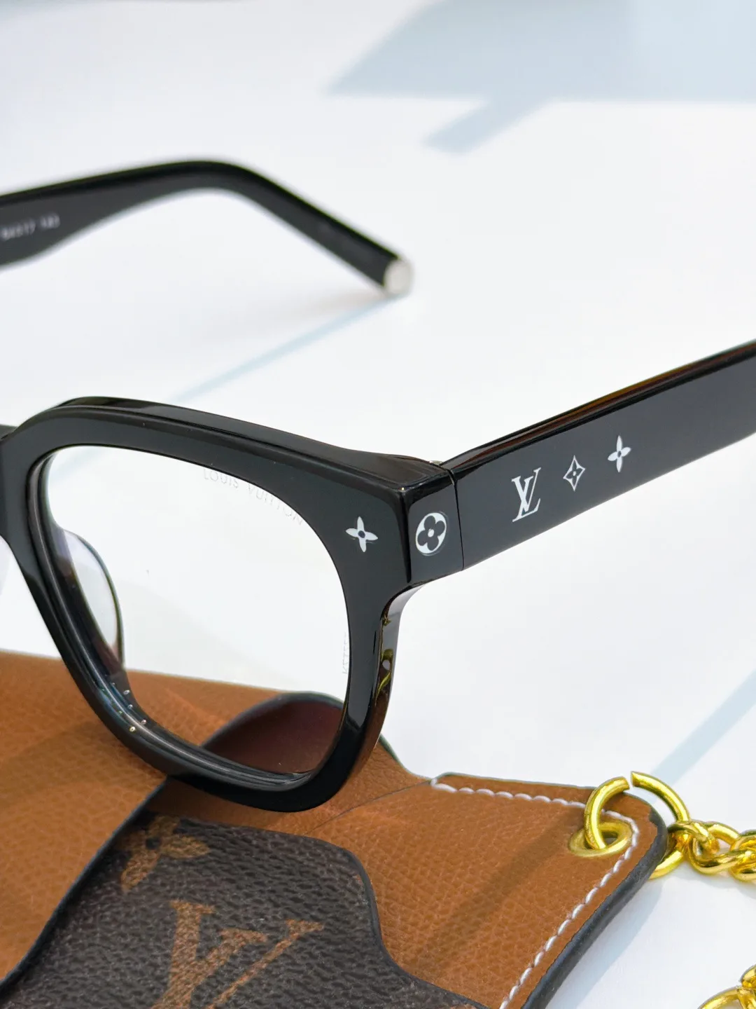 Glasses LOUIS VUITTON 16853130