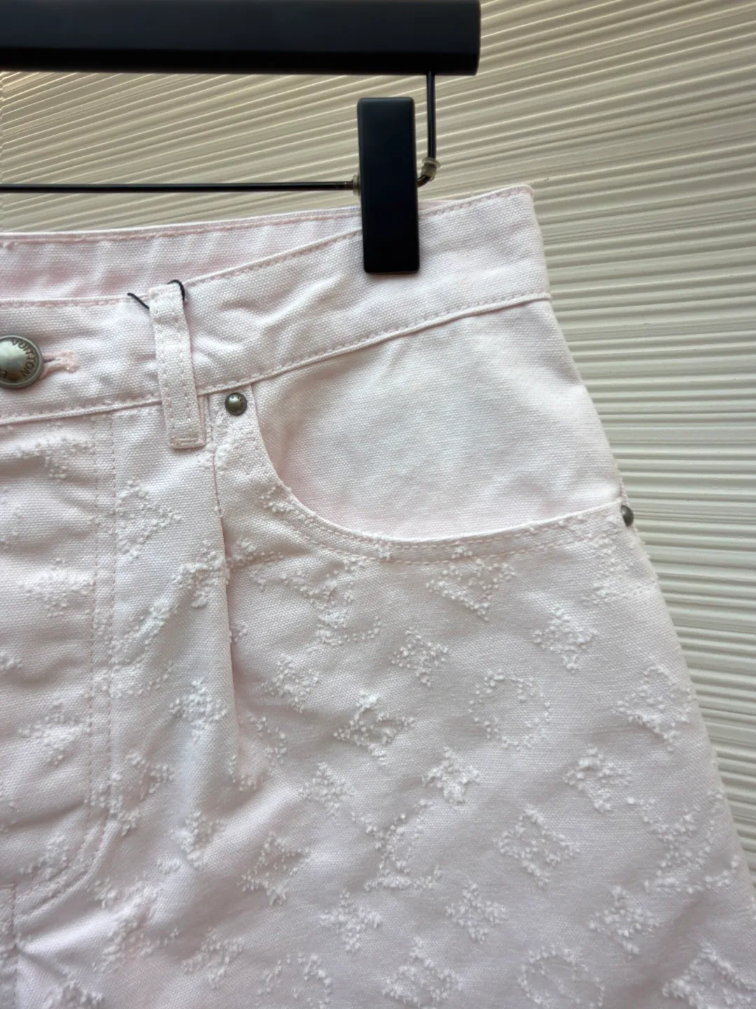 Men's Shorts LOUIS VUITTON 18359972