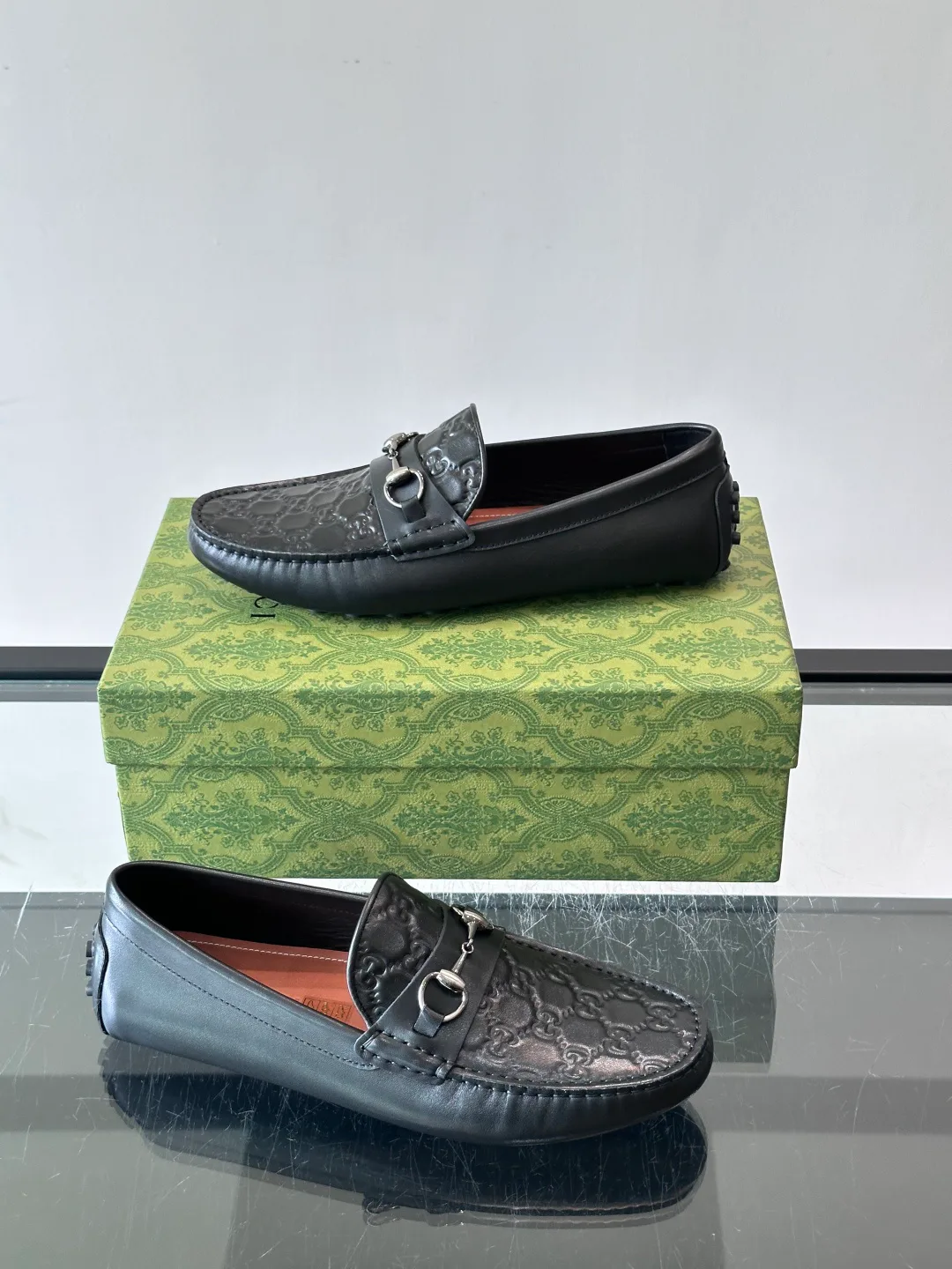 Men's Loafers And Dress Shoes GUCCI 17588553