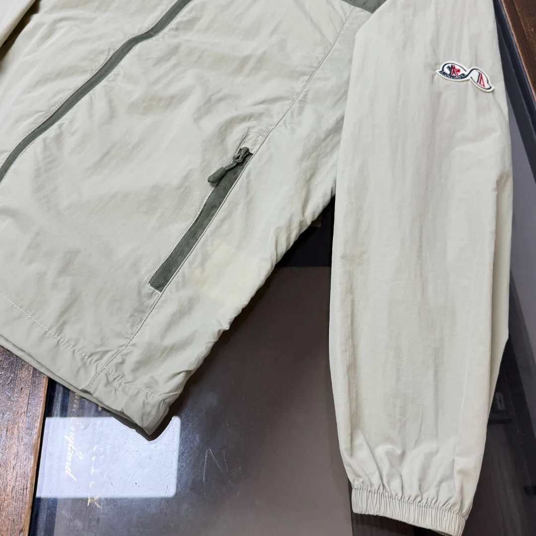 Men's Jackets And Down Jackets MONCLER 17286042