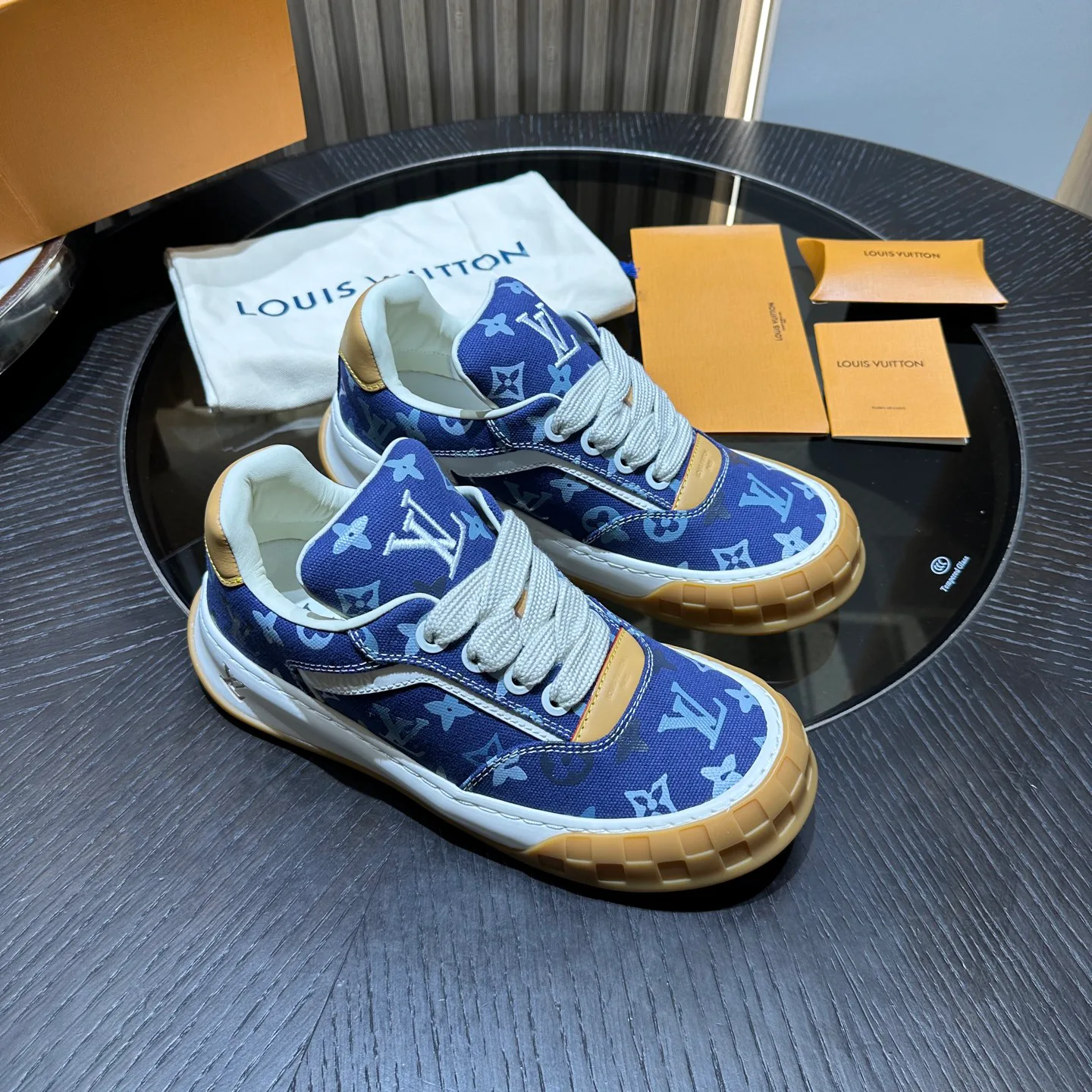 Men's Sneakers LOUIS VUITTON 18191611
