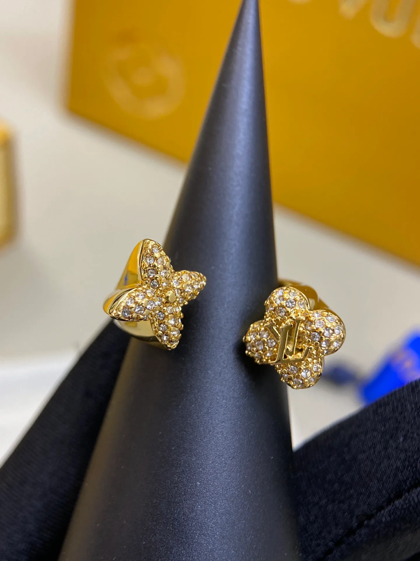 Jewelry LOUIS VUITTON 17821898