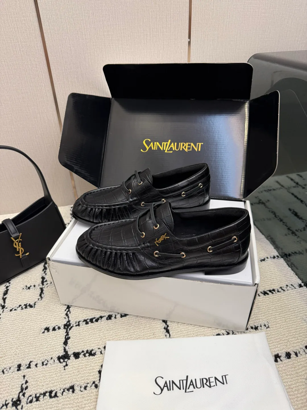 Women's Loafers And Moccasins SAINT LAURENT 17816911