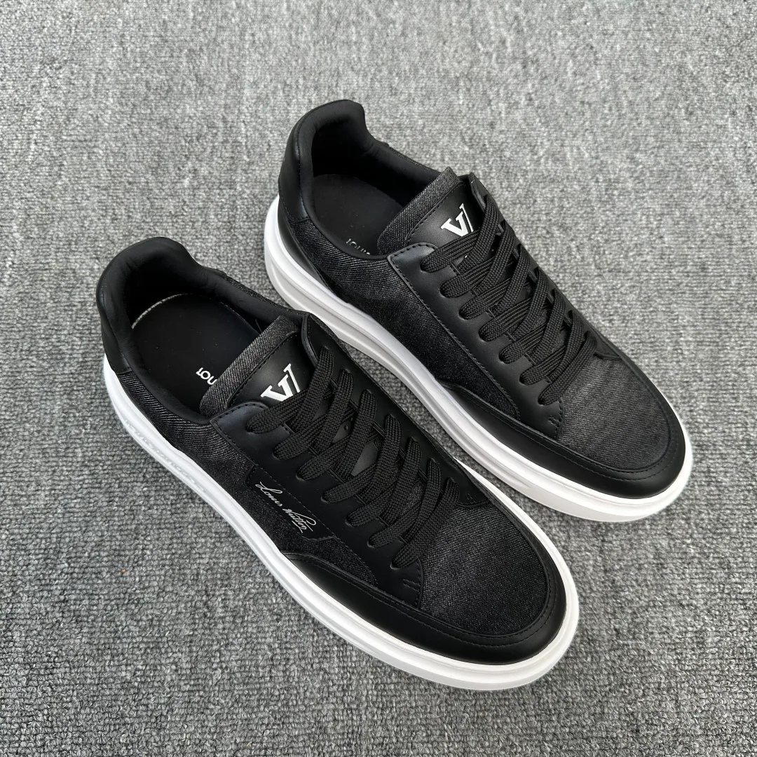 Men's Sneakers LOUIS VUITTON 17880010