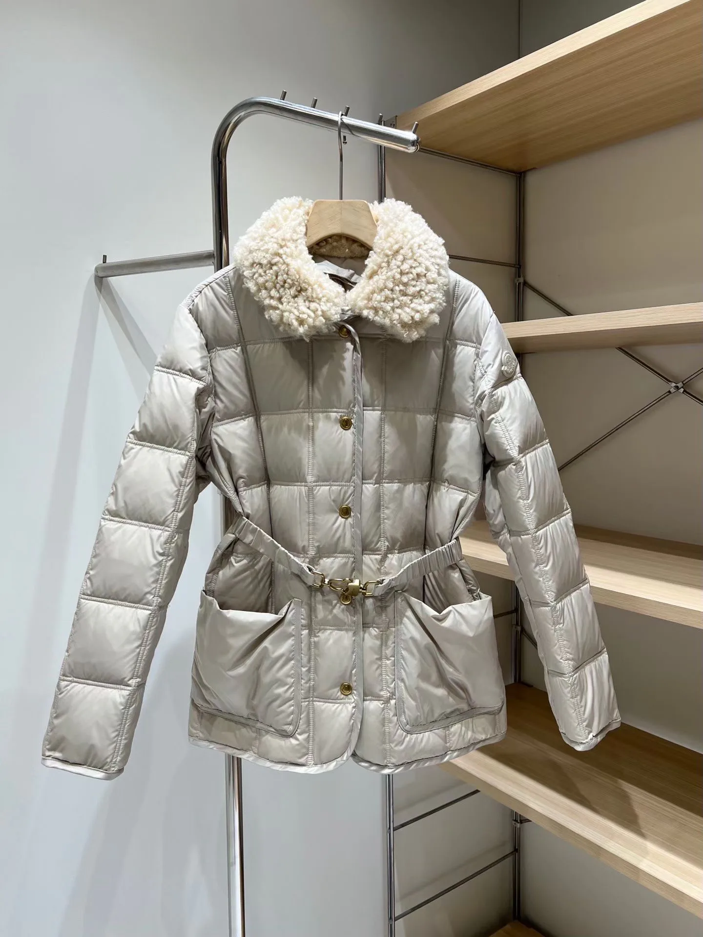 Women's Jackets And Down Jackets MONCLER 17926937