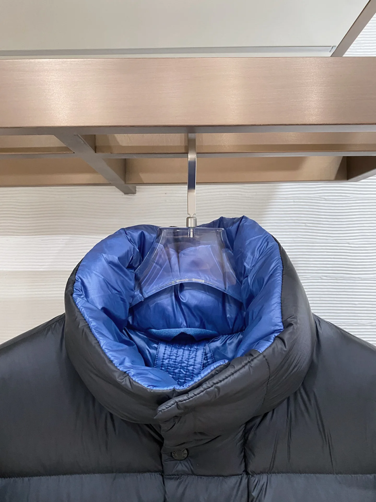 Men's Jackets And Down Jackets MONCLER 18097981