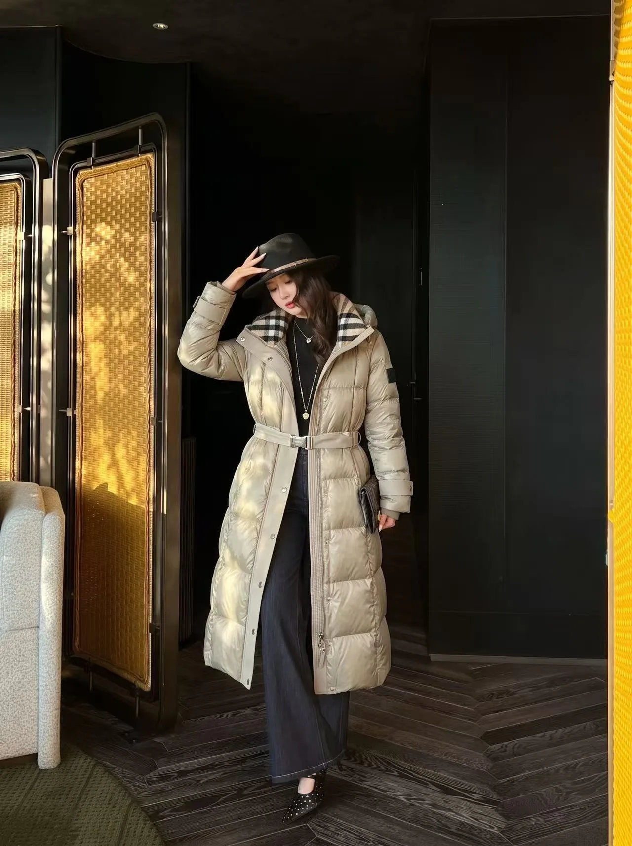 Women's Jackets And Down Jackets BURBERRY 18248312