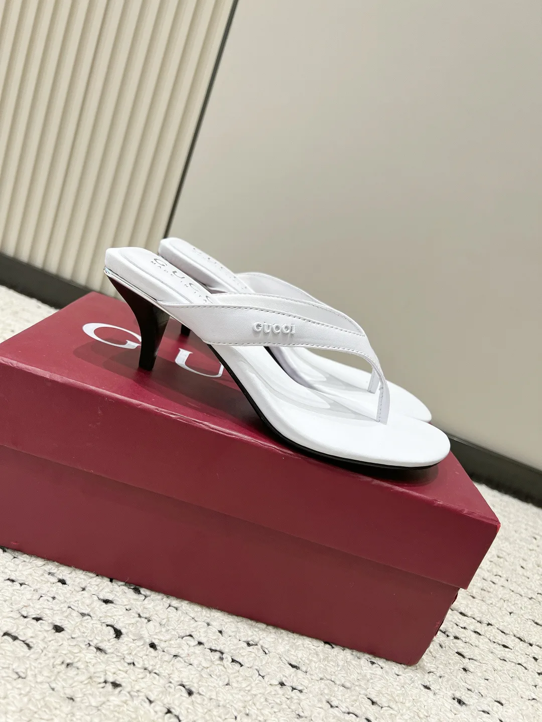 Women's Flip-Flops GUCCI 17637844