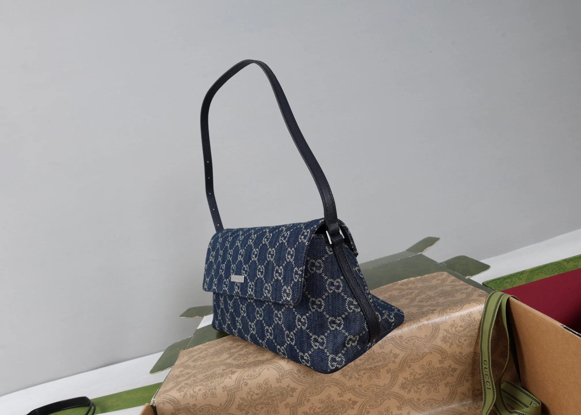 Women's Classic Handbags GUCCI 18065247