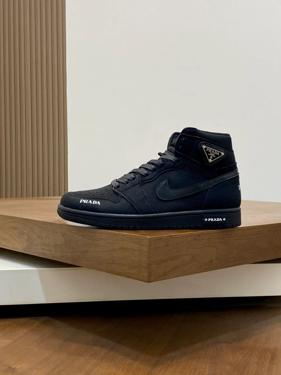 Men's Sneakers PRADA 18274569