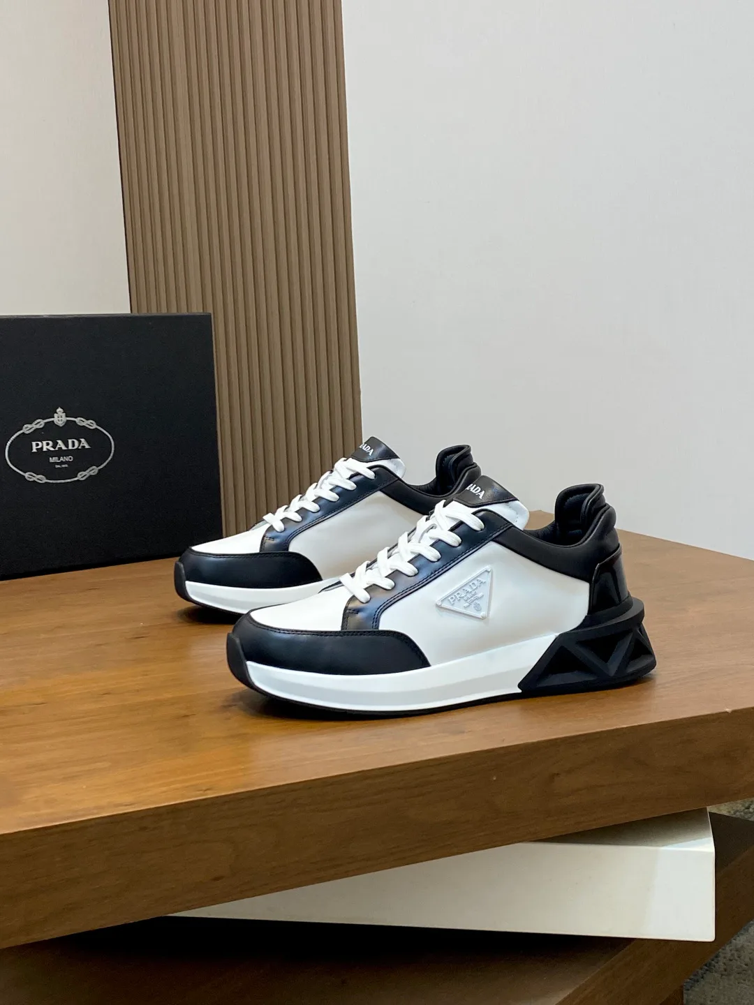 Men's Sneakers PRADA 18116636