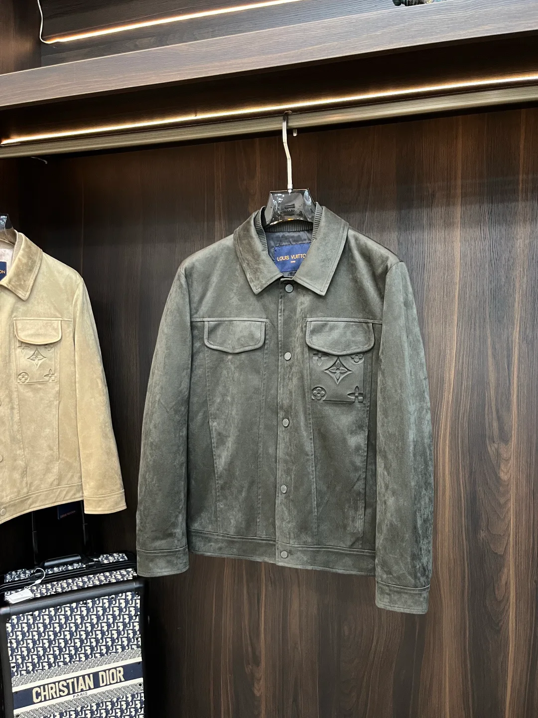 Men's Jackets And Down Jackets LOUIS VUITTON 18140197
