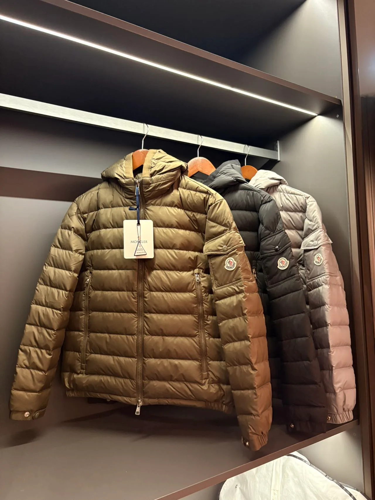 Men's Jackets And Down Jackets MONCLER 18231542