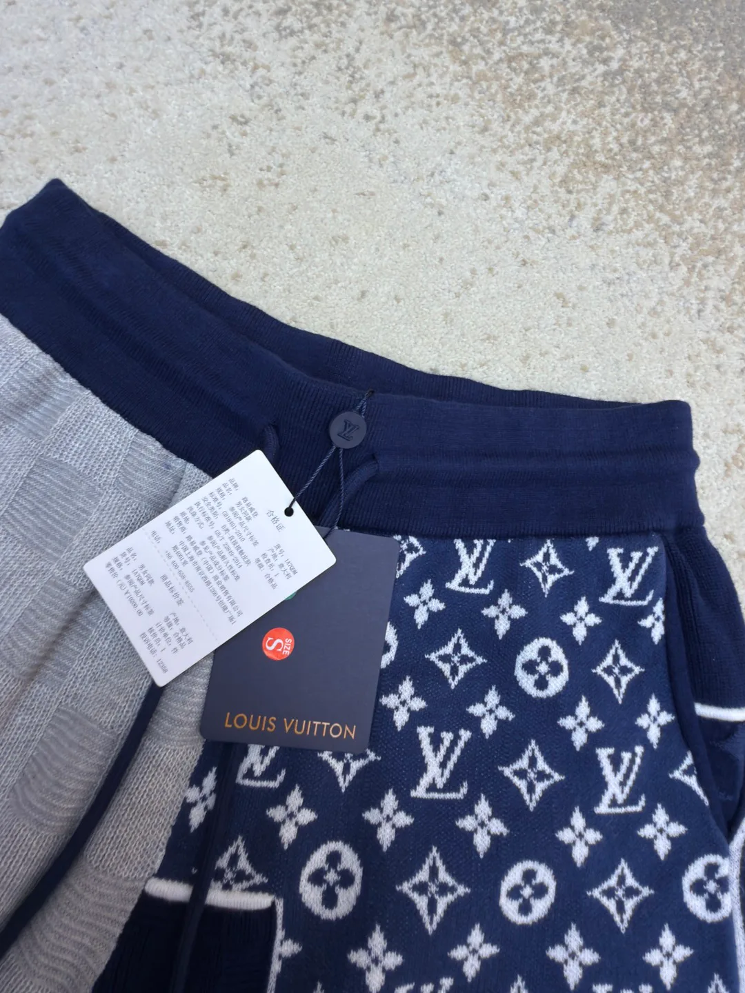 Men's Shorts LOUIS VUITTON 17527111