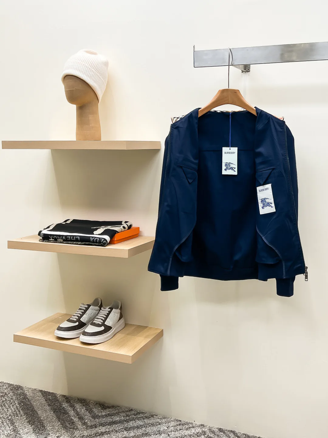 Men's Jackets And Down Jackets BURBERRY 18499079