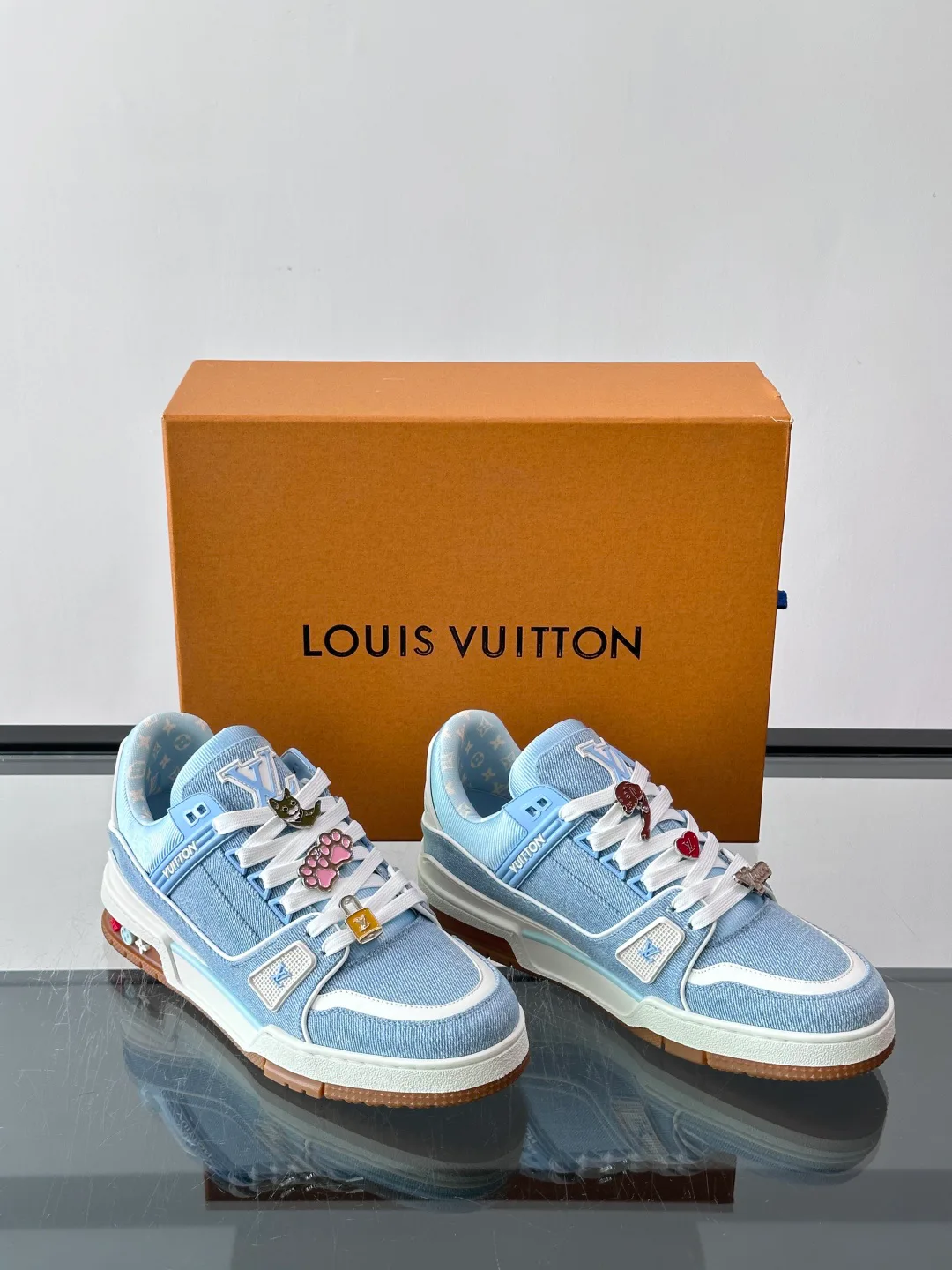 Men's Sneakers LOUIS VUITTON 18102715