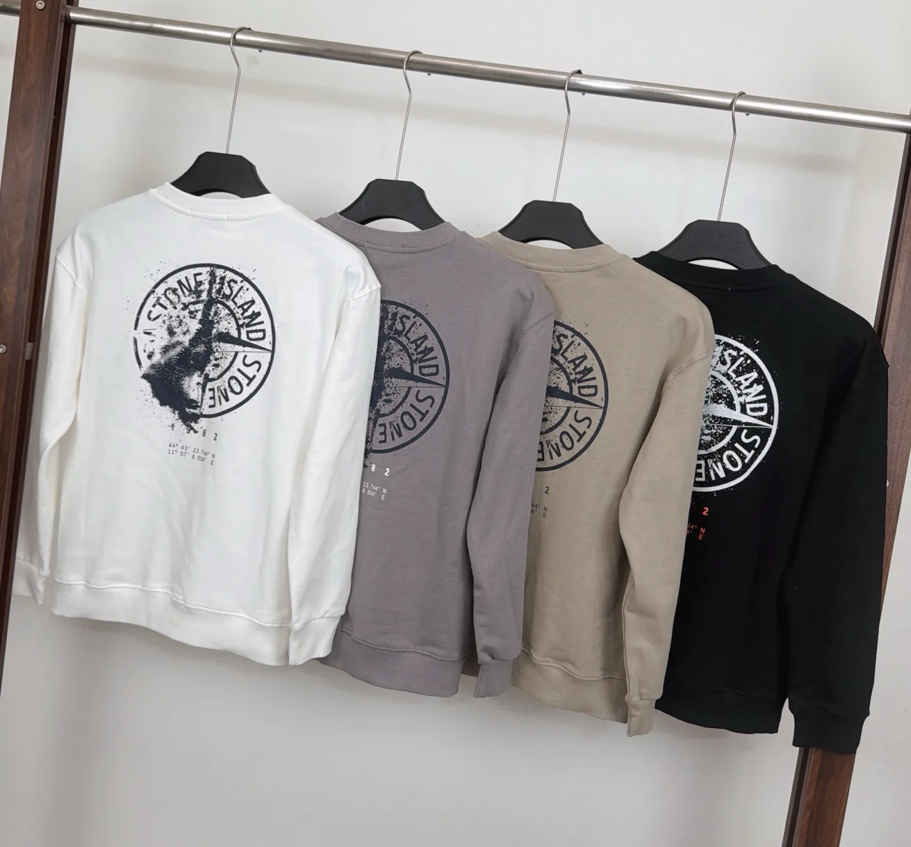Men's Sweatshirts And Hoodies STONE ISLAND 18002067