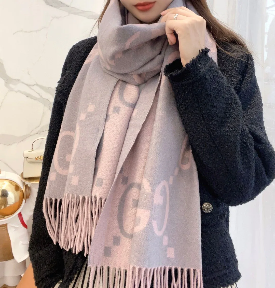 Scarves GUCCI 18105468