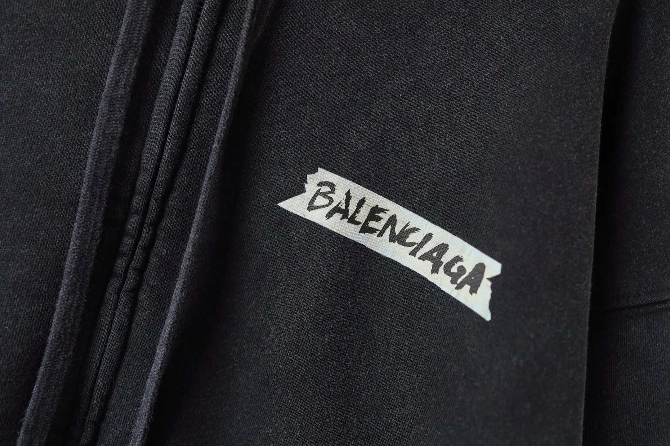 Men's Sweatshirts And Hoodies BALENCIAGA 18303112
