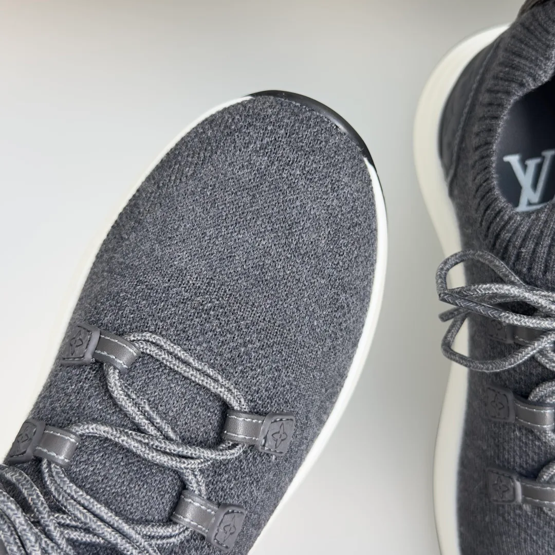 Women's Sneakers LOUIS VUITTON 17950528