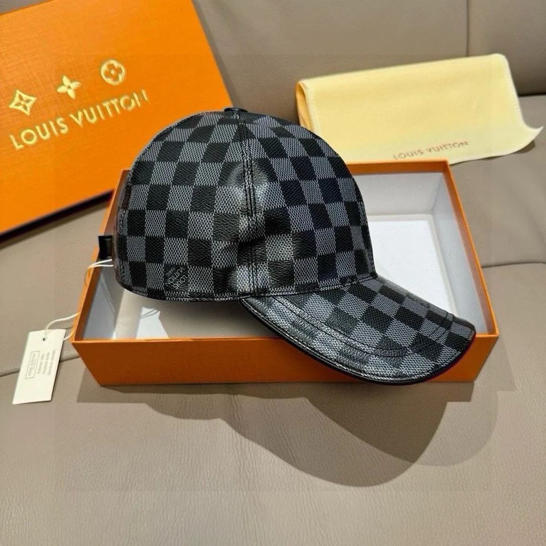 Hats LOUIS VUITTON 18105225