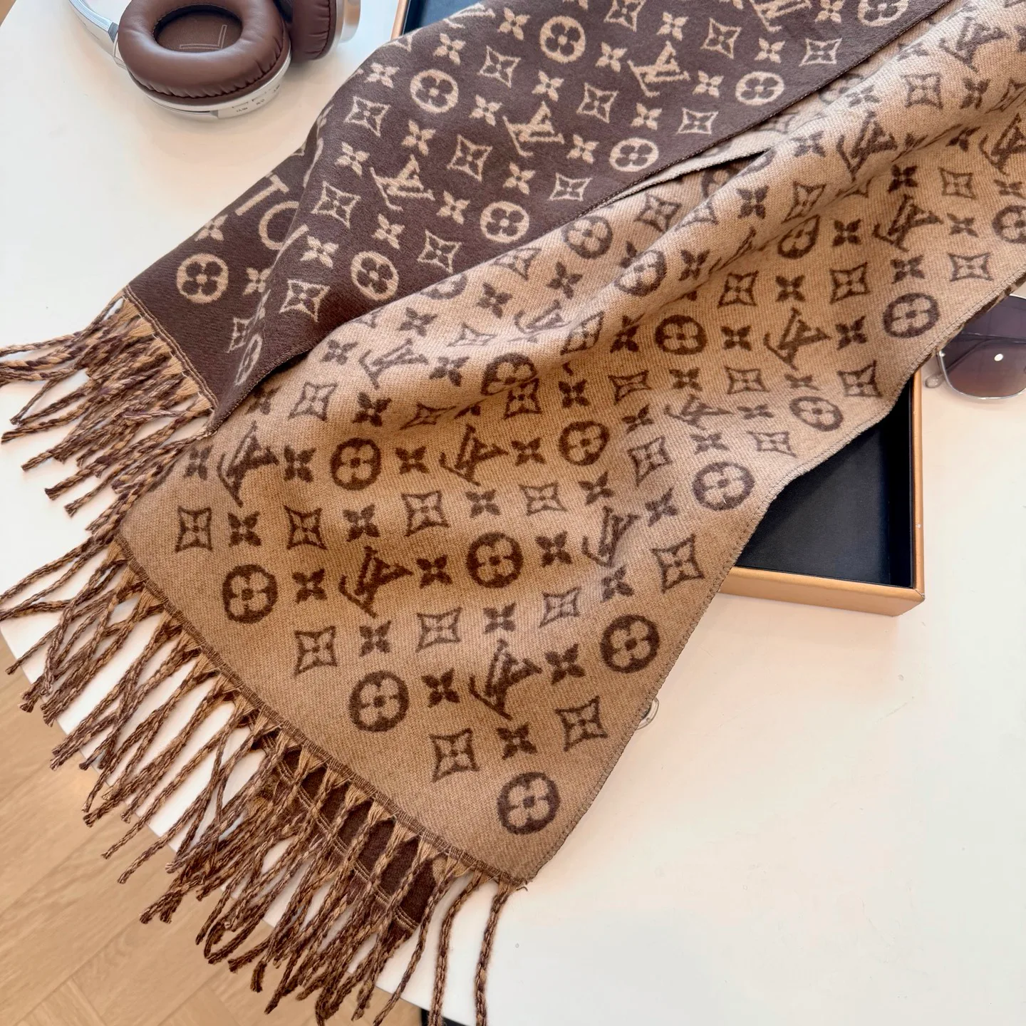 Scarves LOUIS VUITTON 18105495