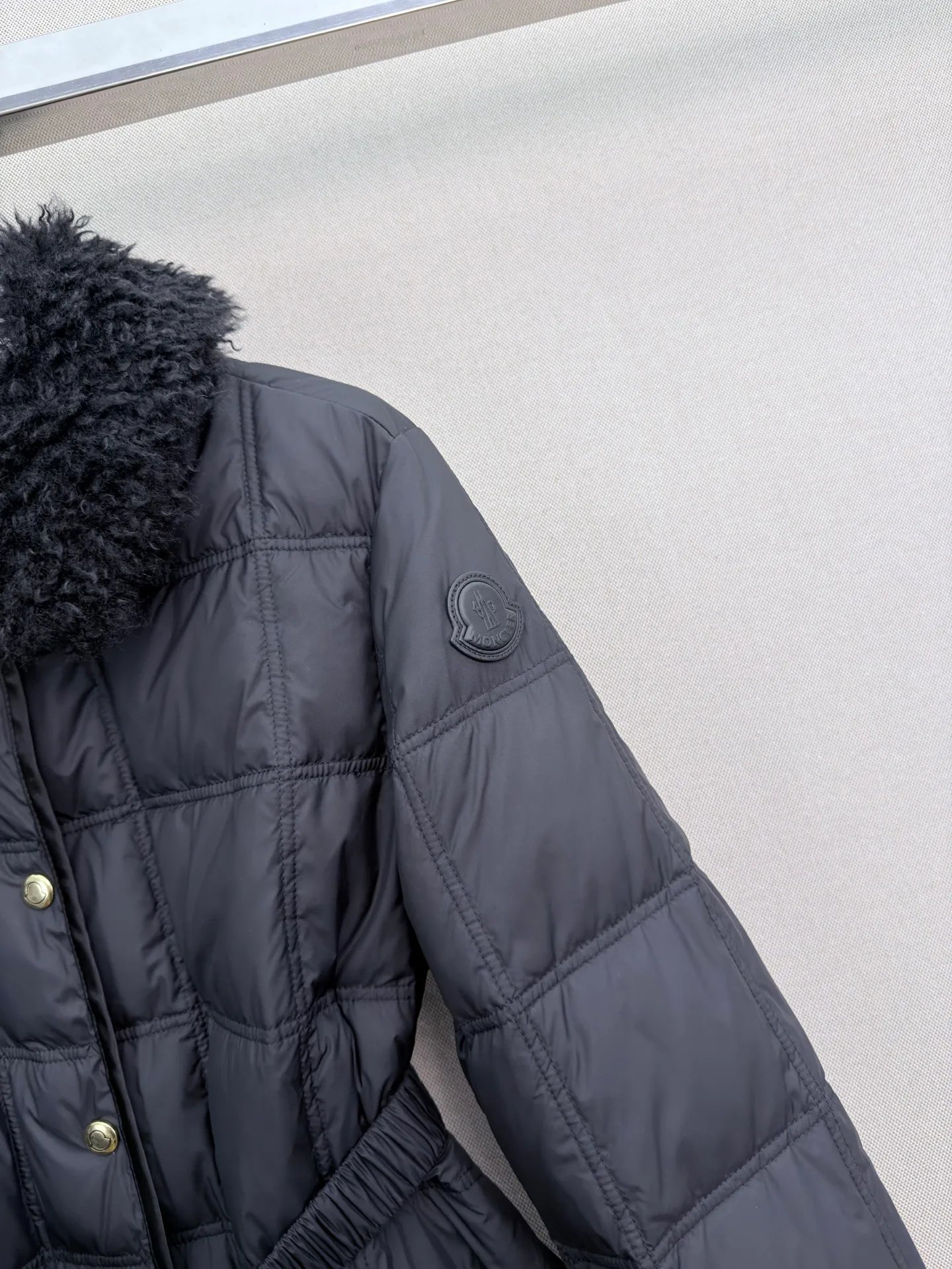 Women's Jackets And Down Jackets MONCLER 18023445