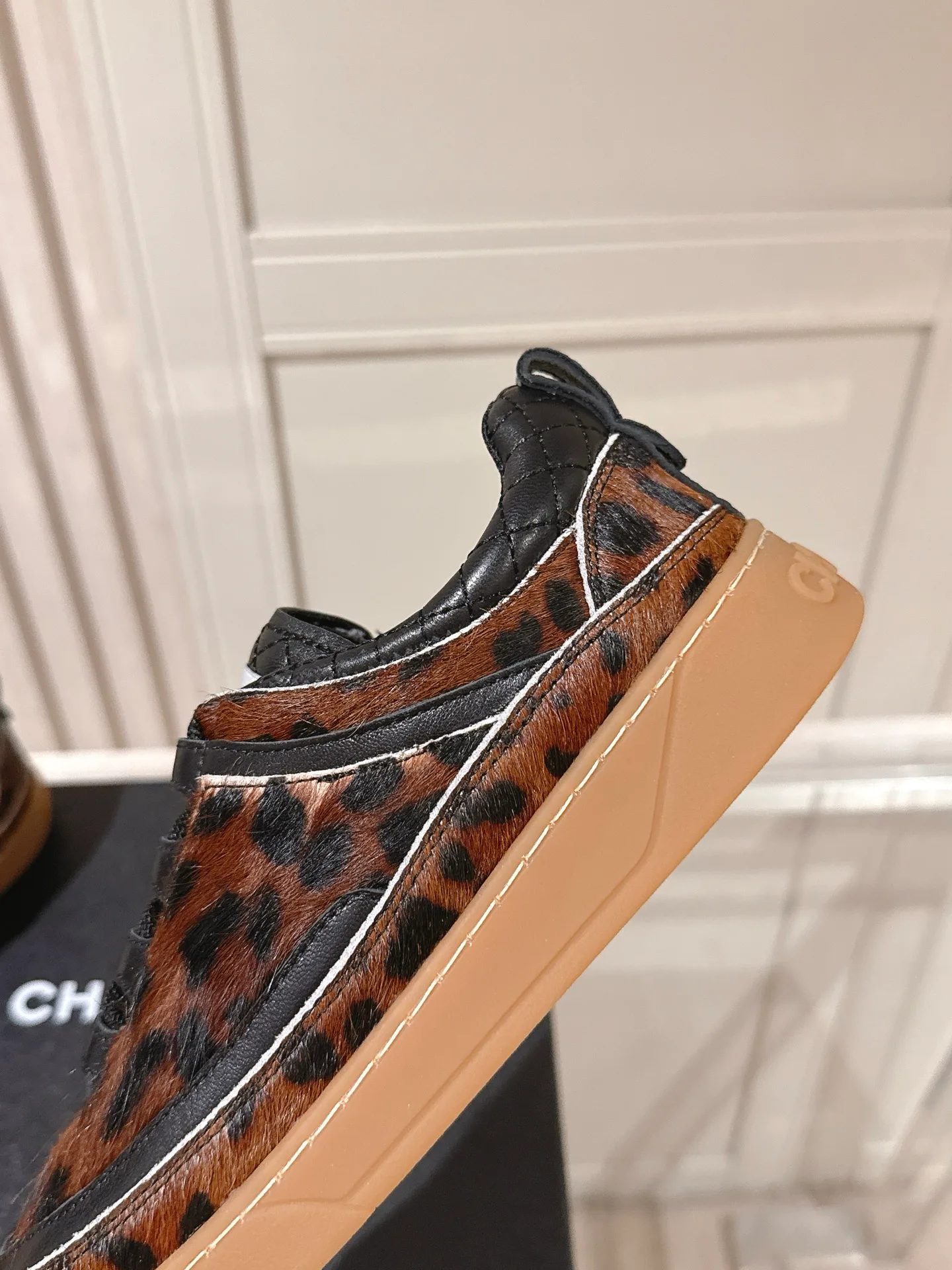Women's Sneakers CHANEL 18146885