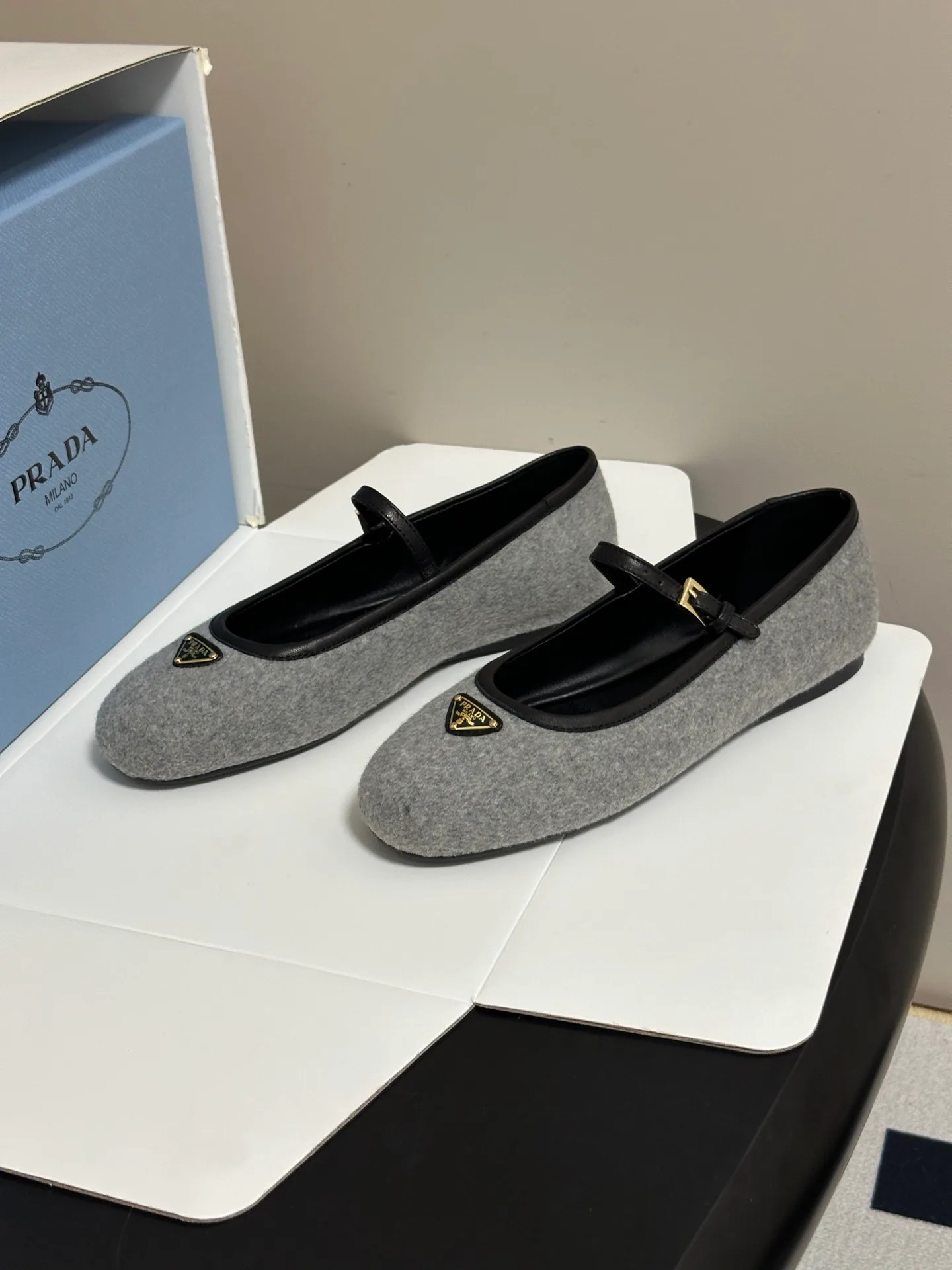 Women's Ballet Flats PRADA 18520372