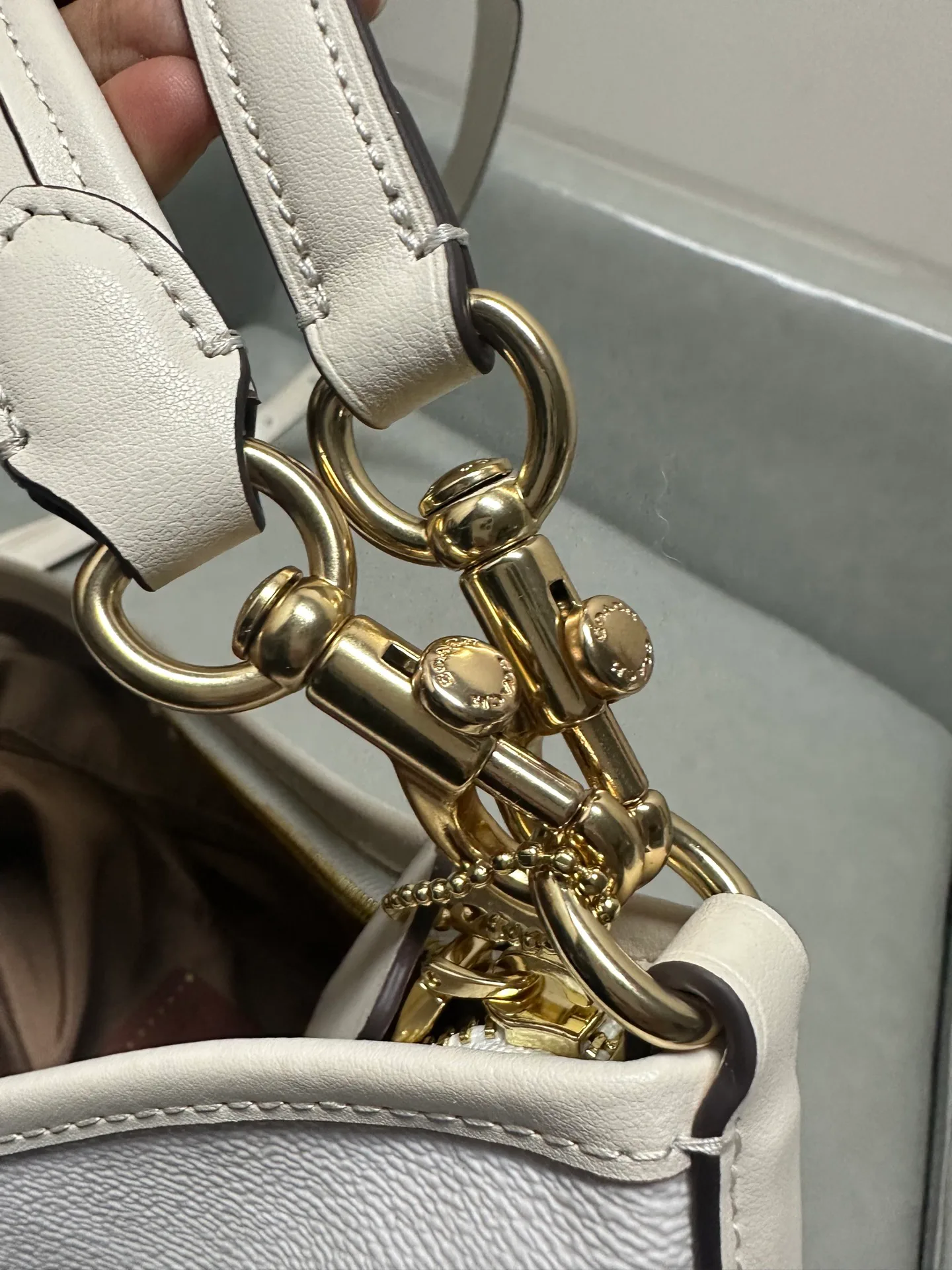 Women's Classic Handbags COACH 17961075
