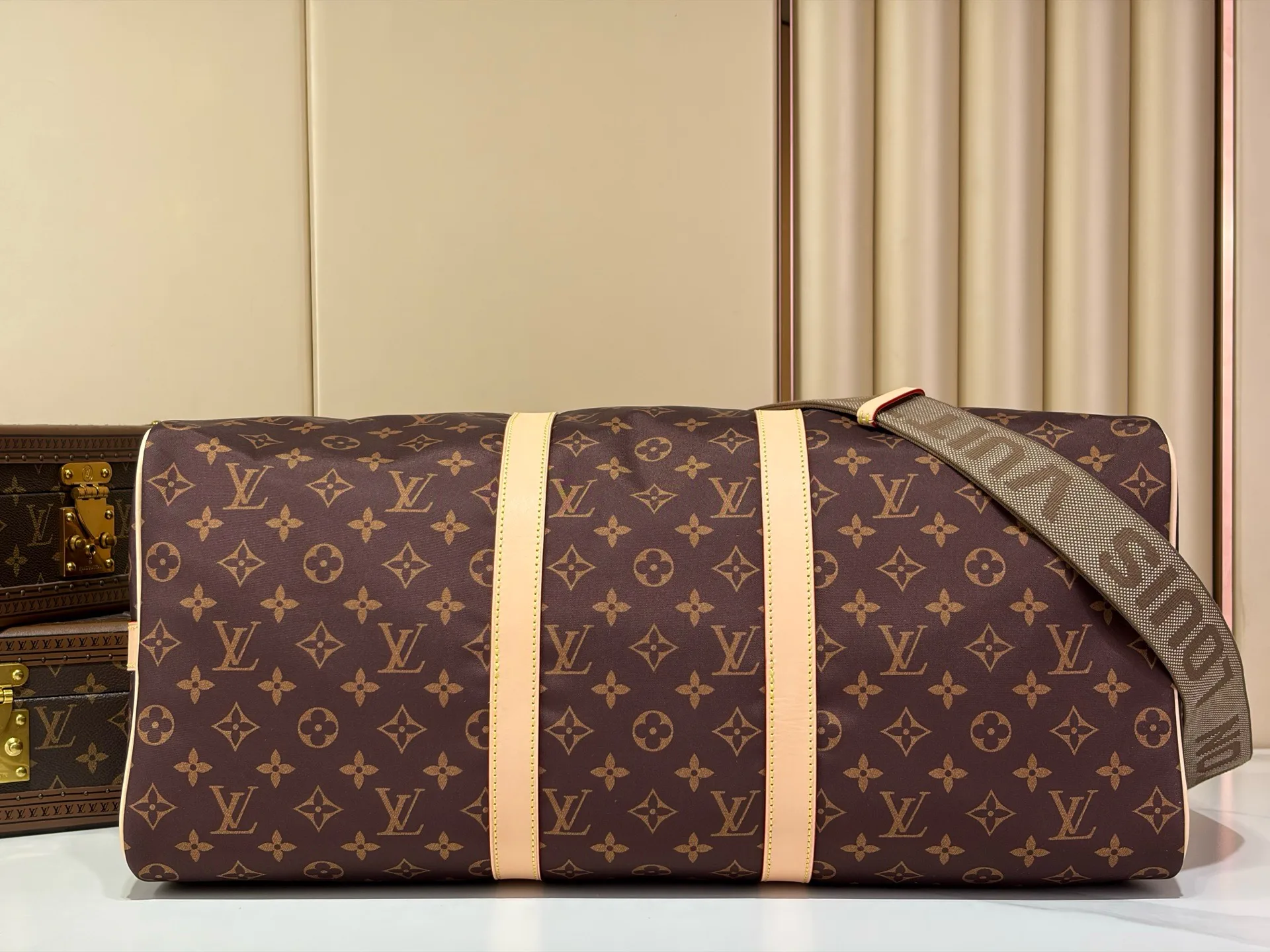 Women's Travel Bags LOUIS VUITTON 18240343