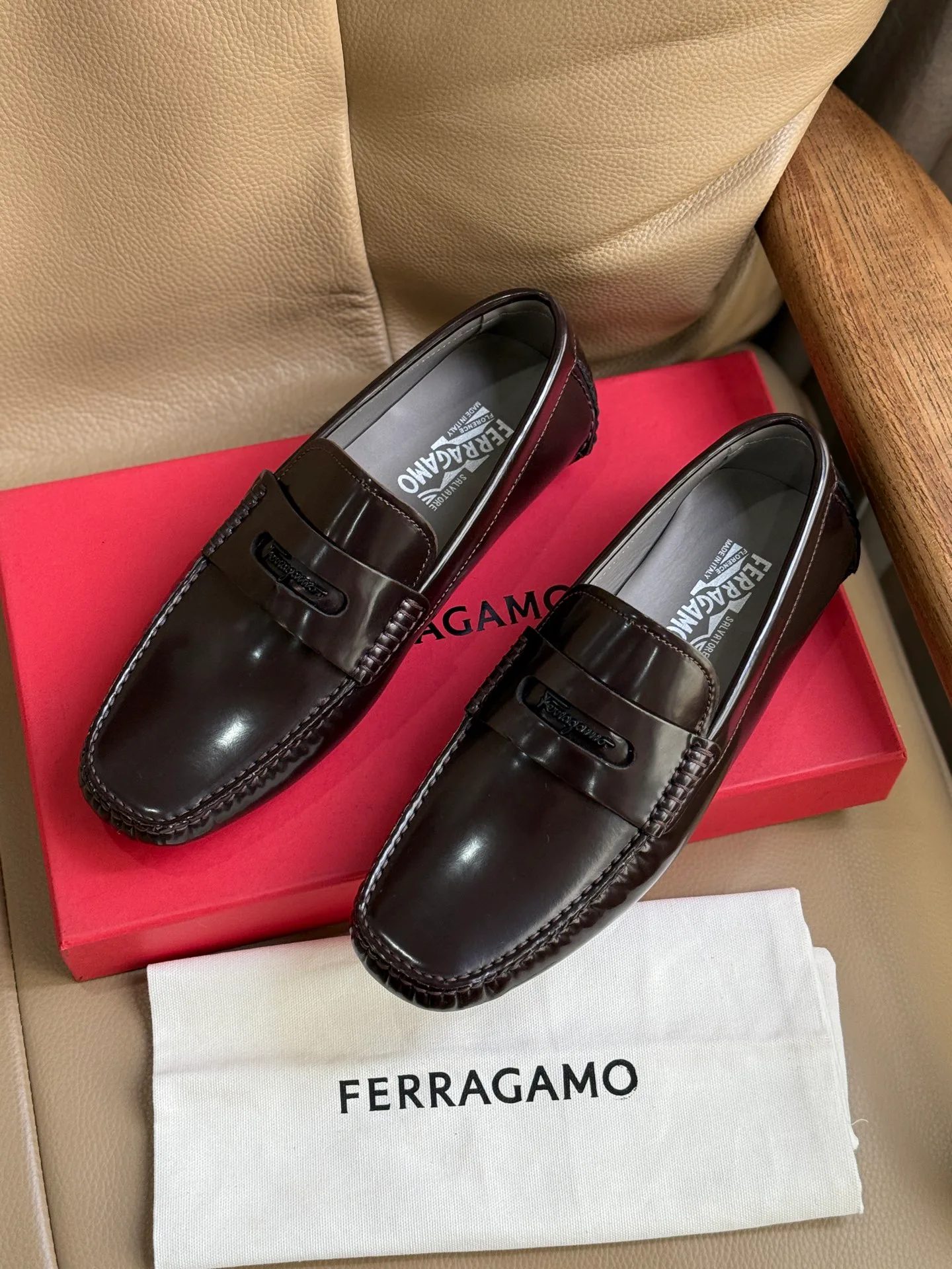 Men's Loafers And Dress Shoes SALVATORE FERRAGAMO 18117117