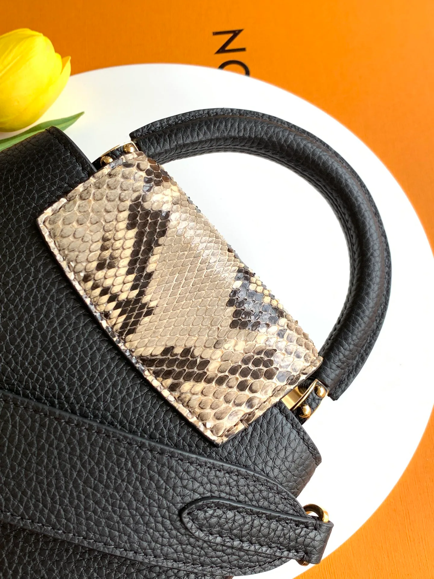 Women's Classic Handbags LOUIS VUITTON 18521022