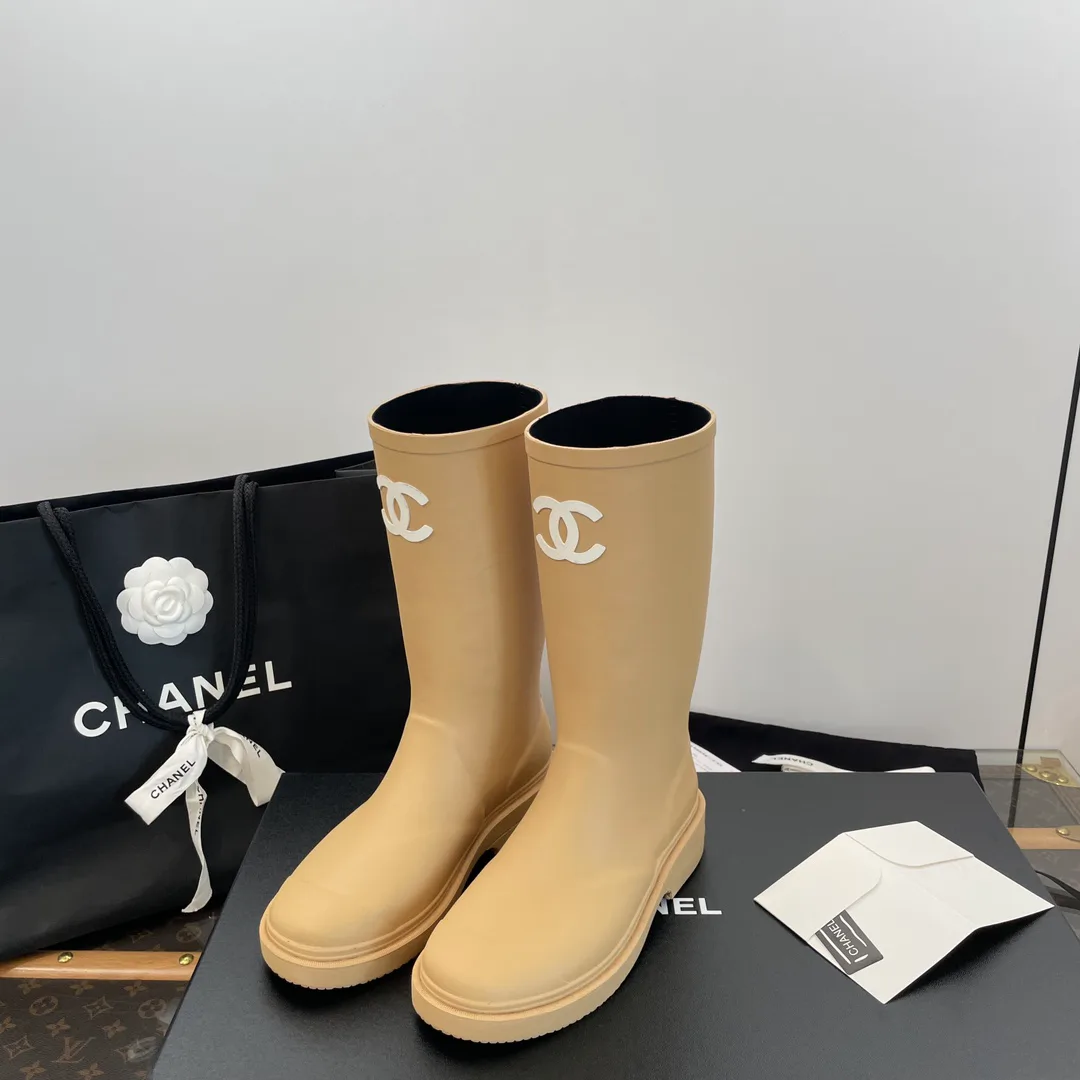 Women's Boots CHANEL 18409811