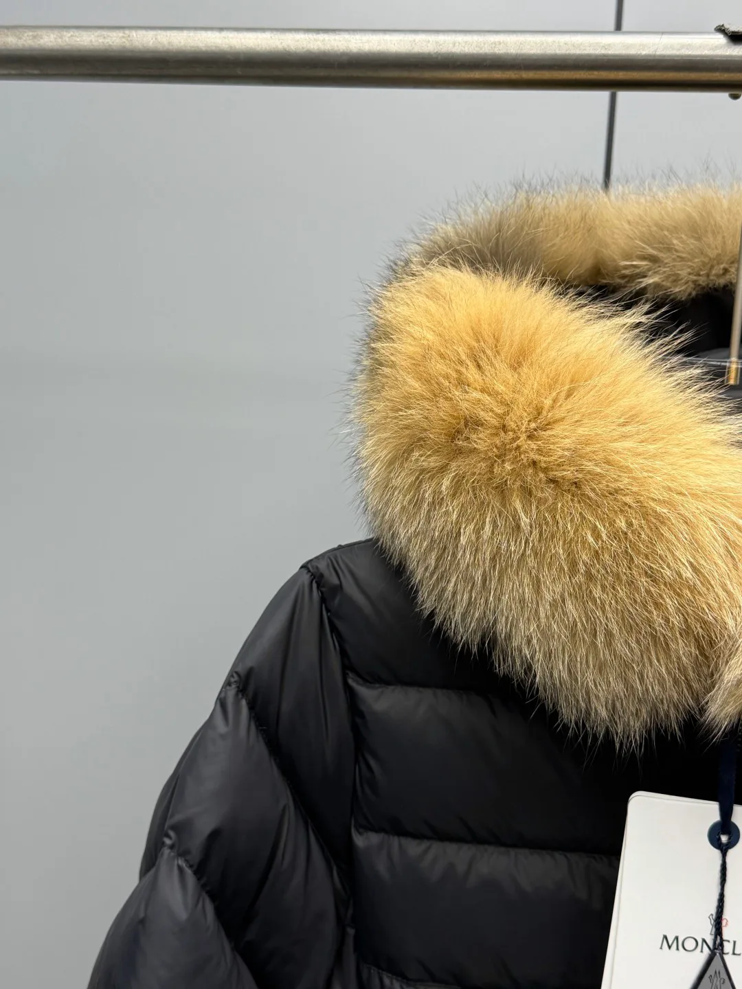 Women's Jackets And Down Jackets MONCLER 18111806