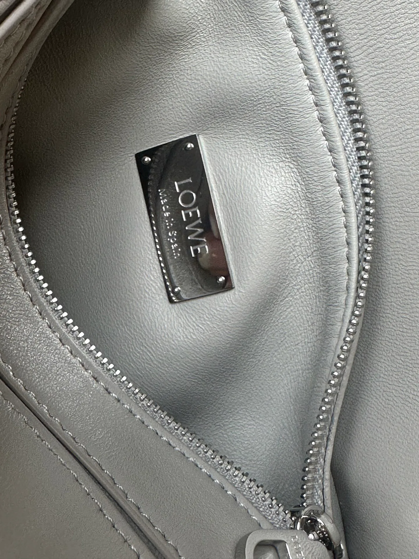 Women's Classic Handbags LOEWE 16839126