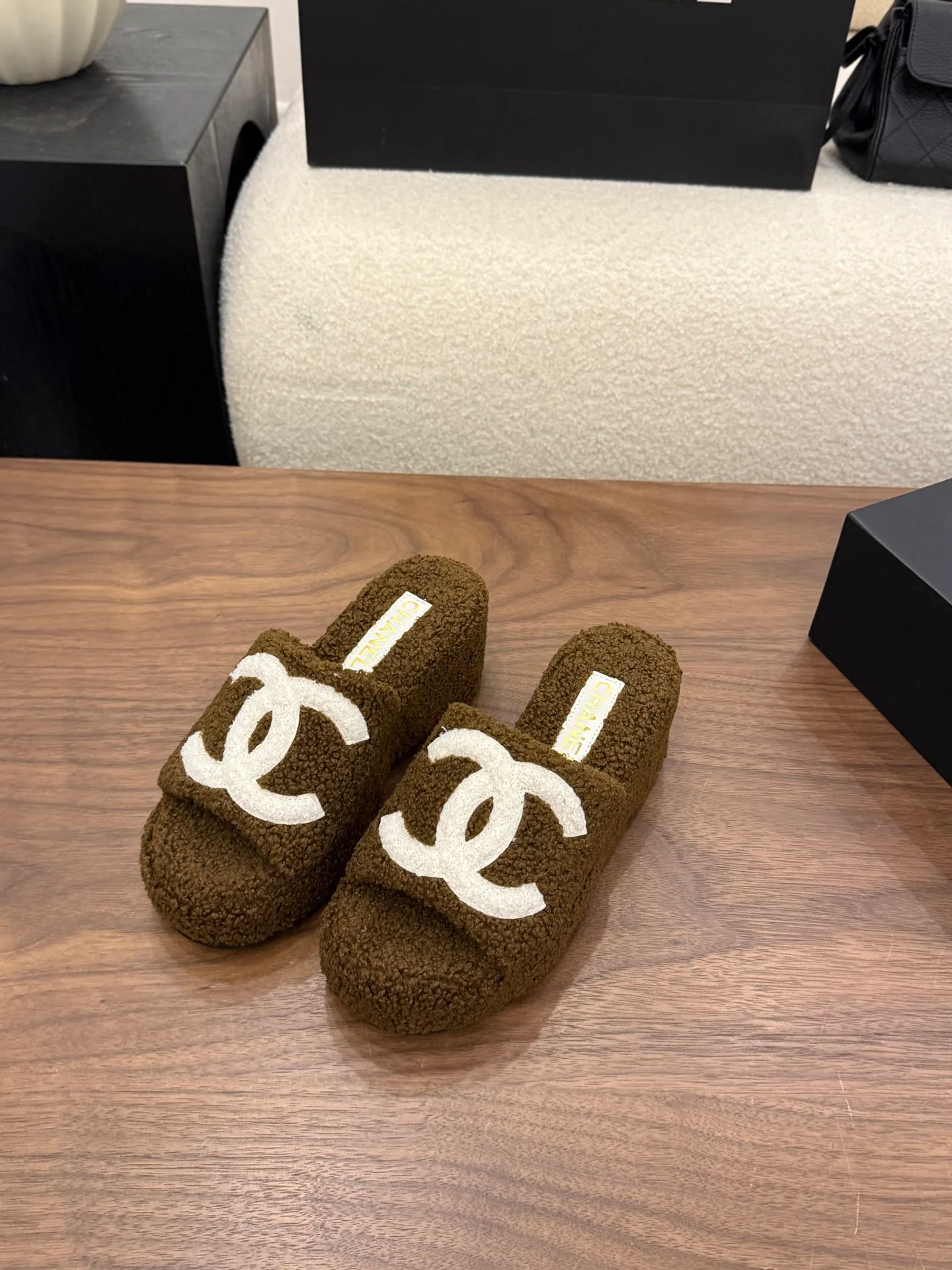 Women's Slippers CHANEL 18440716