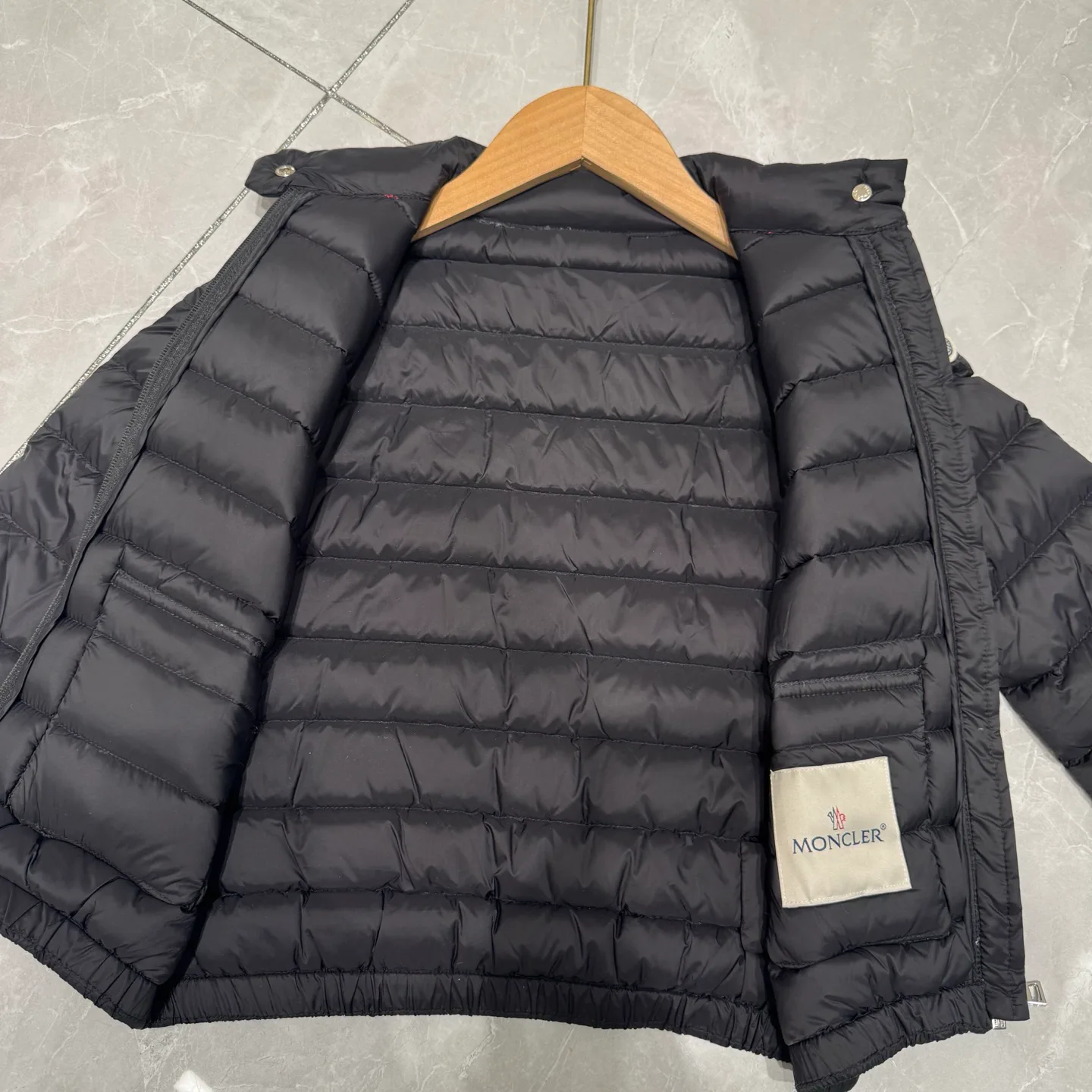 Men's Jackets And Down Jackets MONCLER 18434474
