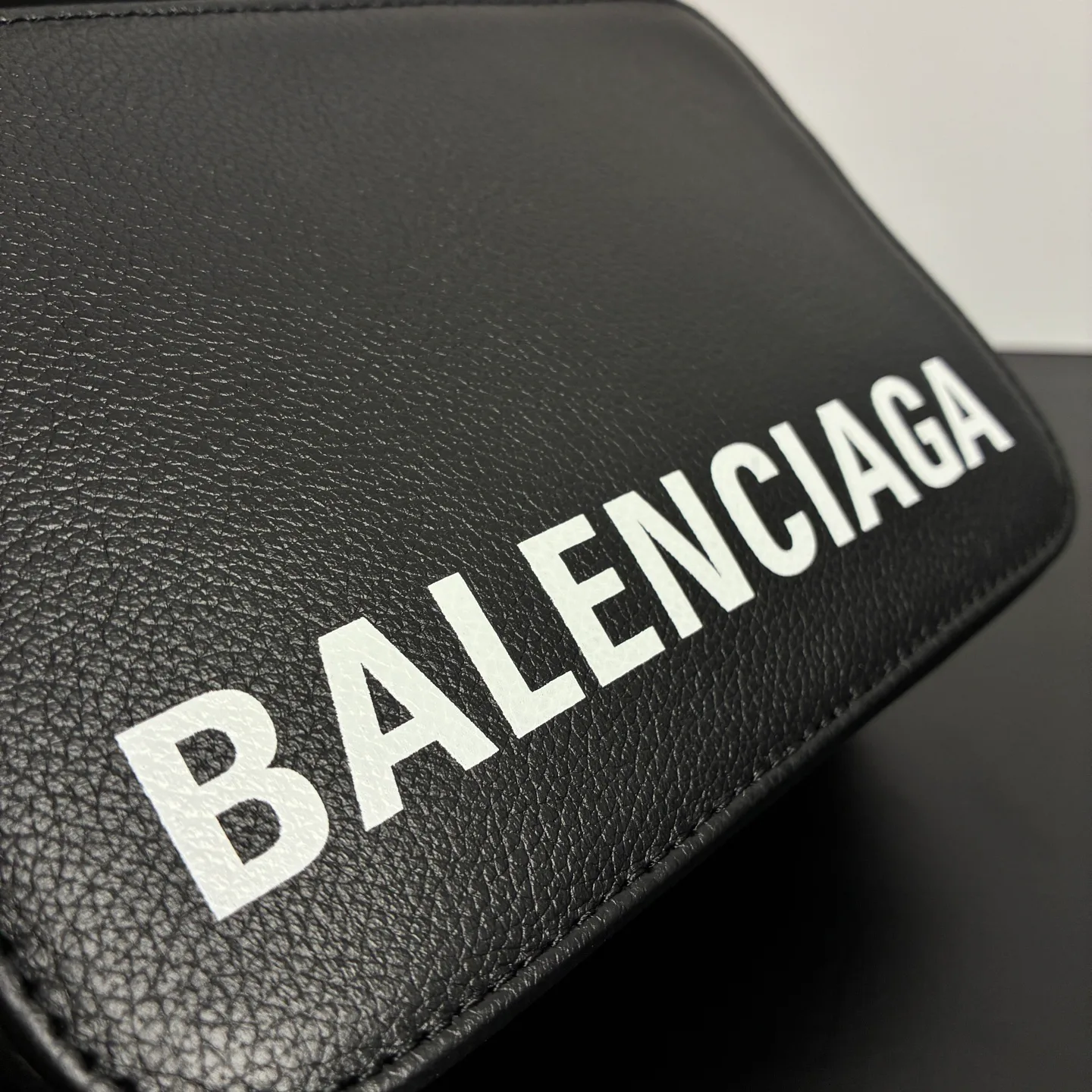 Women's Shoulder Bags BALENCIAGA 18136517