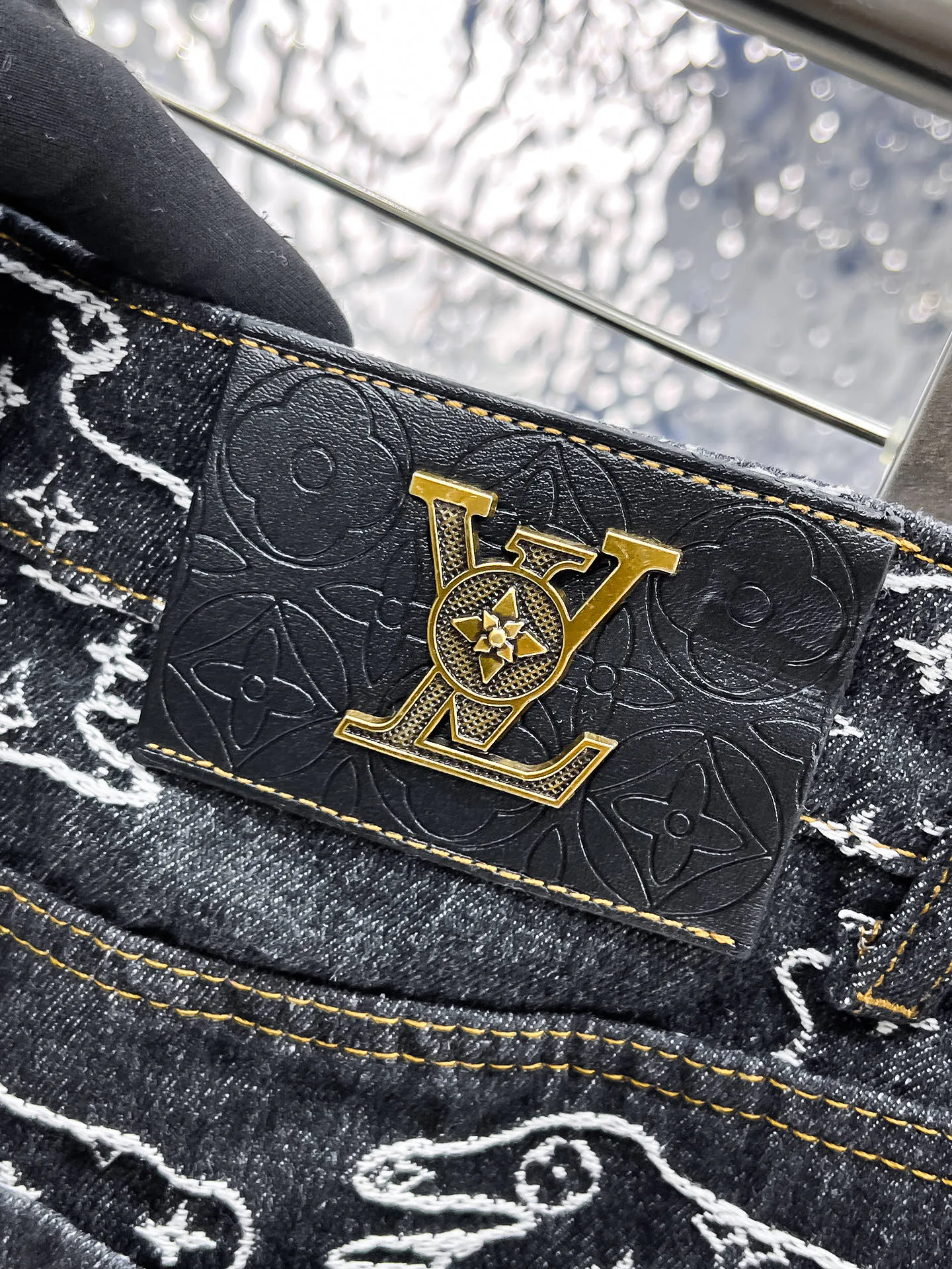 Men's Jeans LOUIS VUITTON 18499665