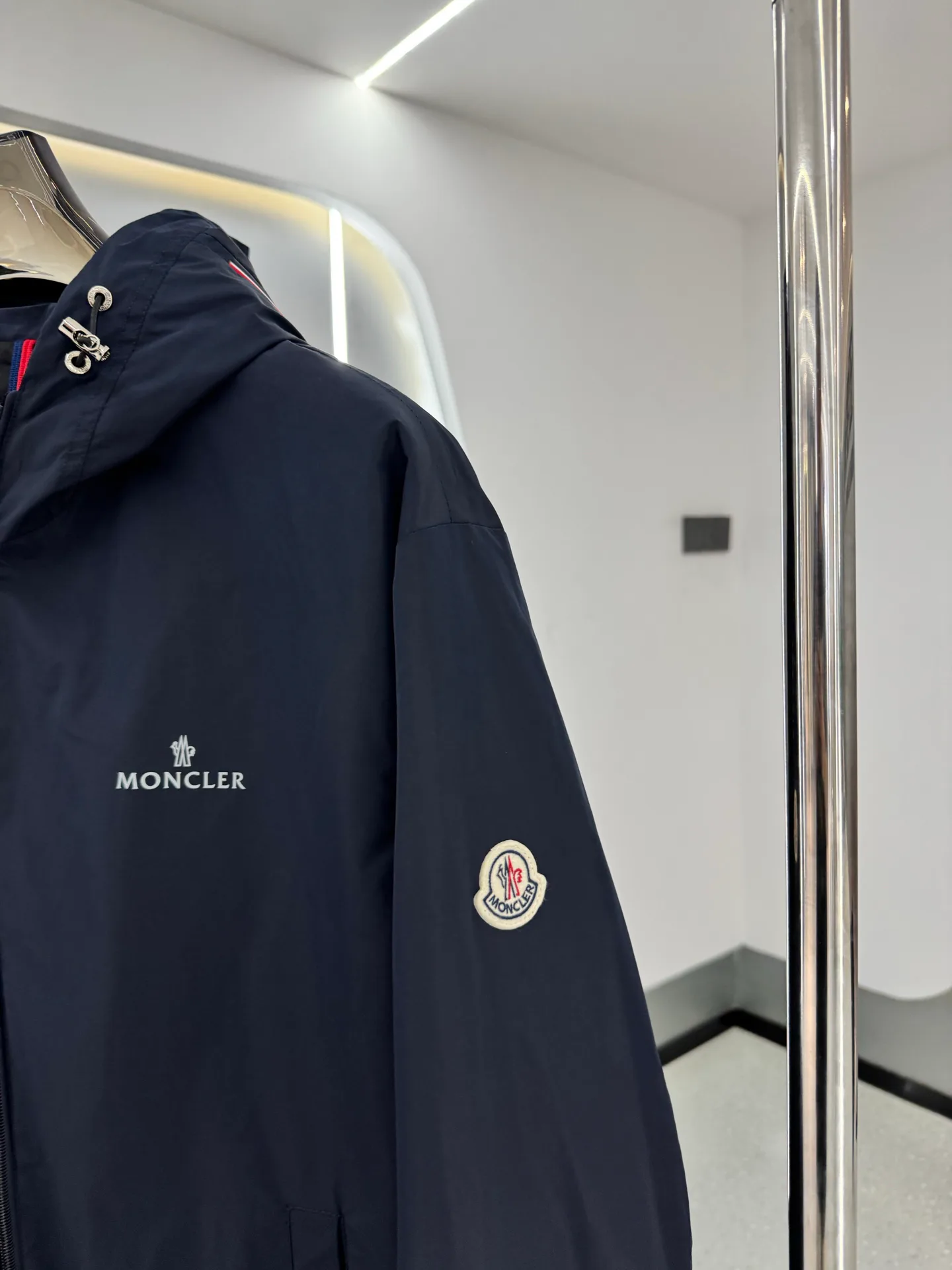 Men's Jackets And Down Jackets MONCLER 18510179