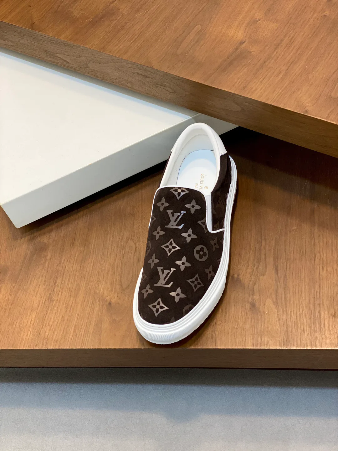 Men's Sneakers LOUIS VUITTON 17934200