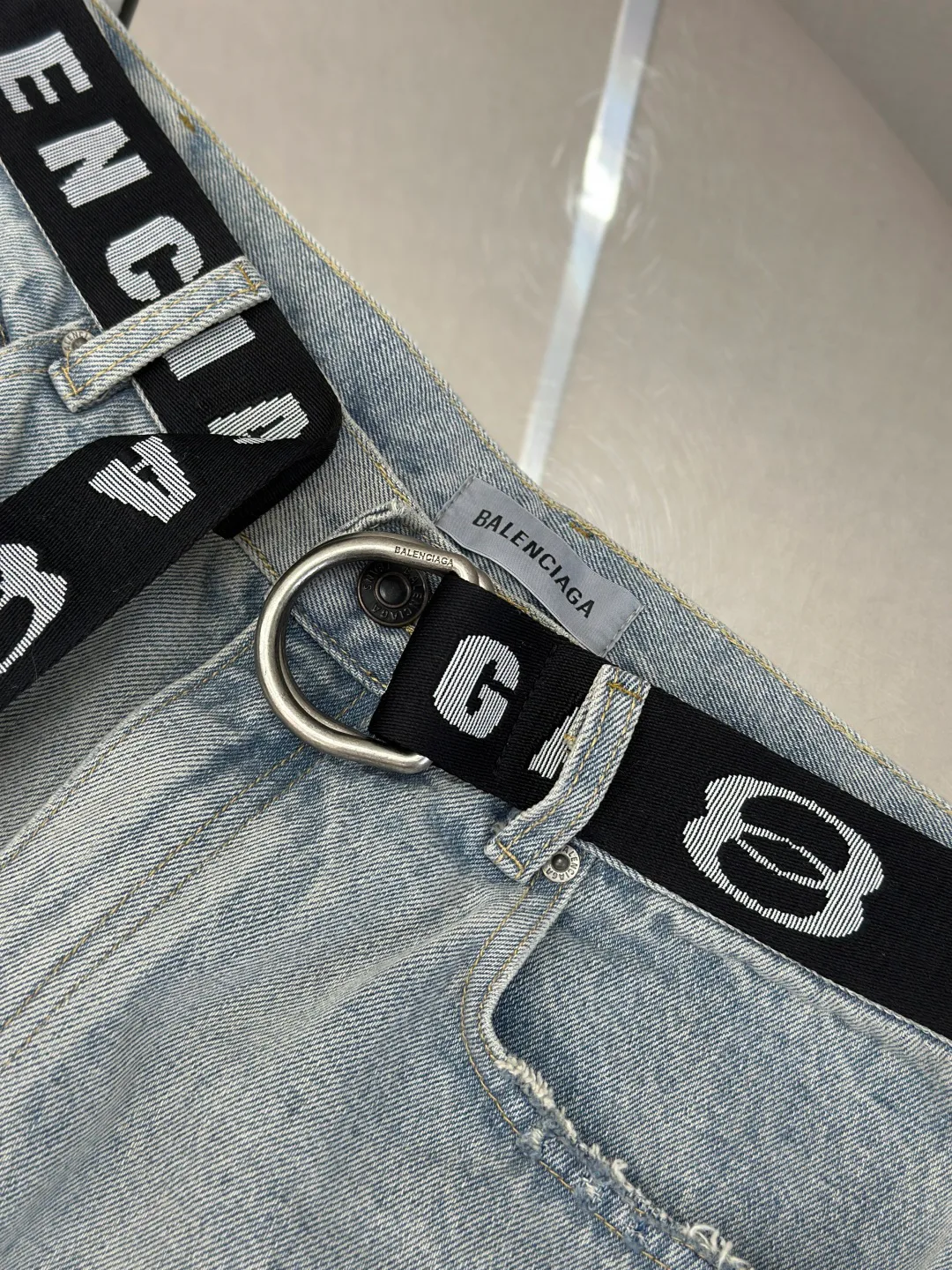 Men's Jeans BALENCIAGA 17468325