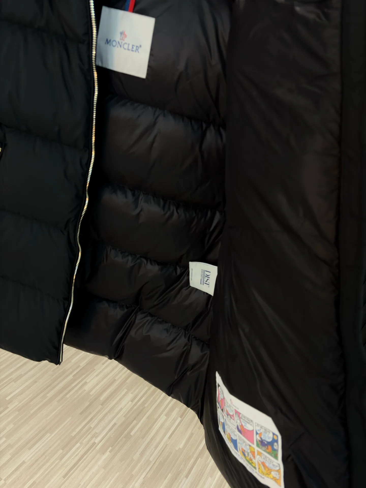 Women's Jackets And Down Jackets MONCLER 18111423