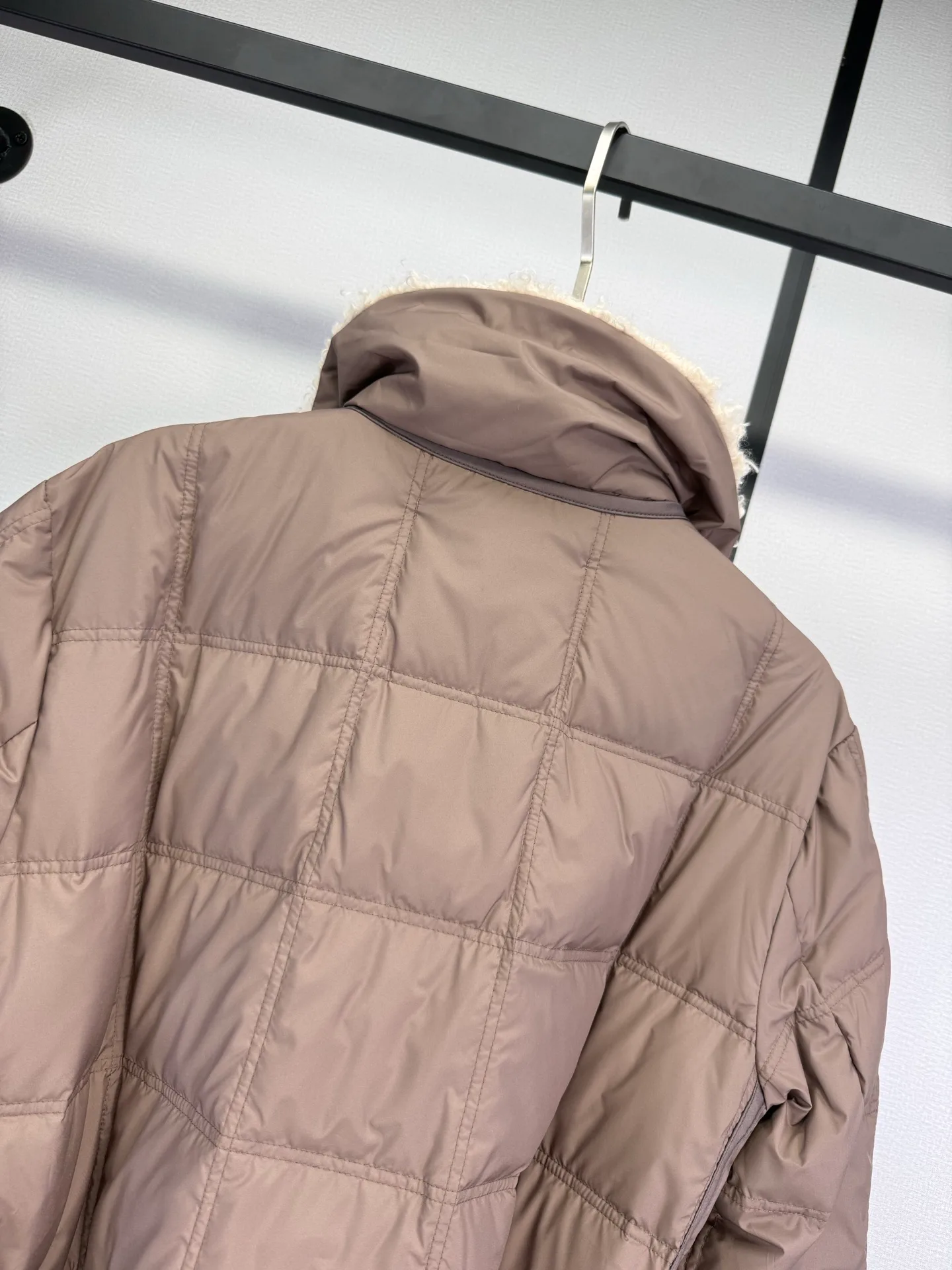 Women's Jackets And Down Jackets MONCLER 18022132