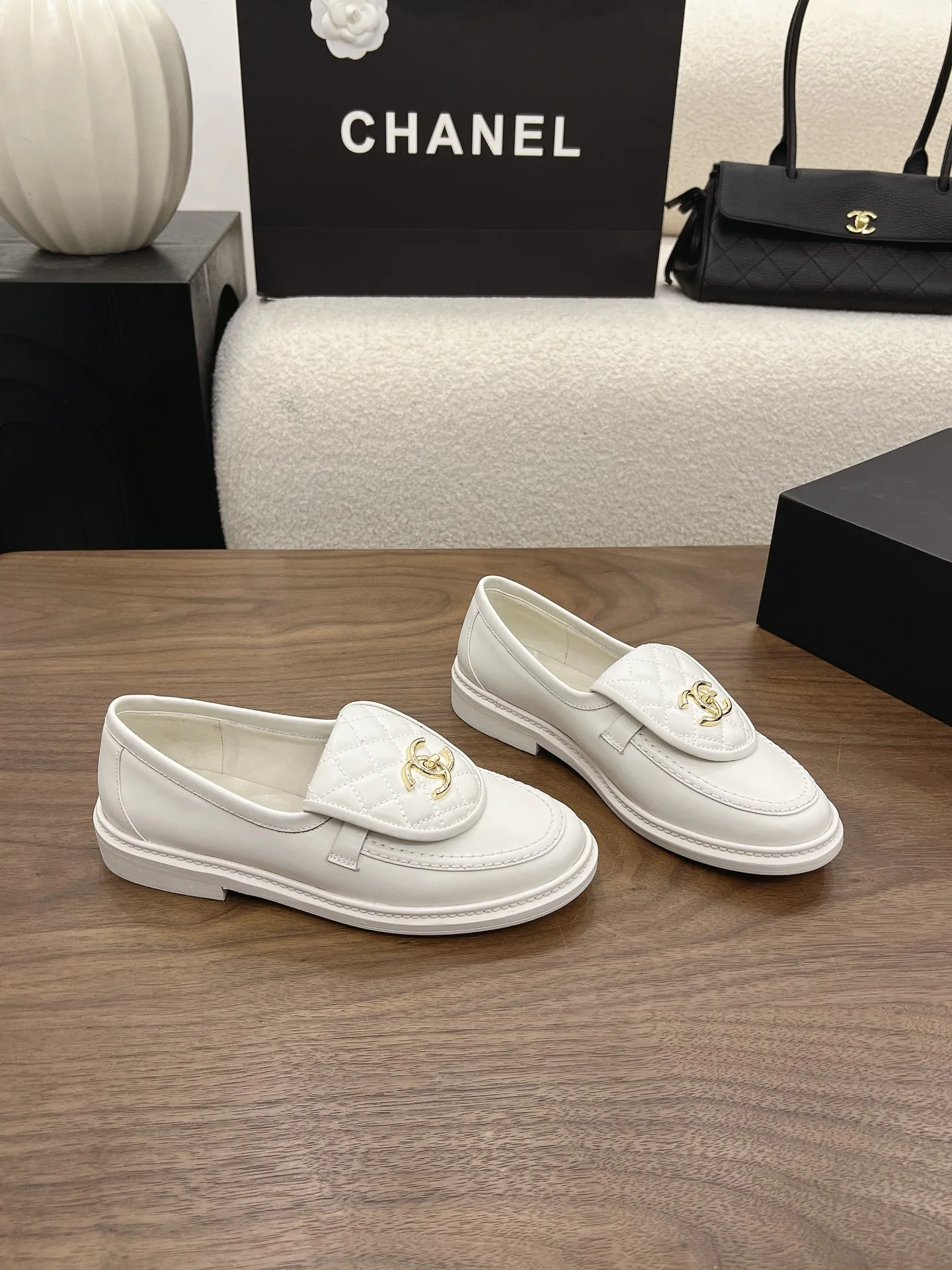 Women's Loafers And Moccasins CHANEL 17303670
