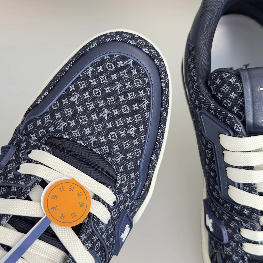 Men's Sneakers LOUIS VUITTON 18092947