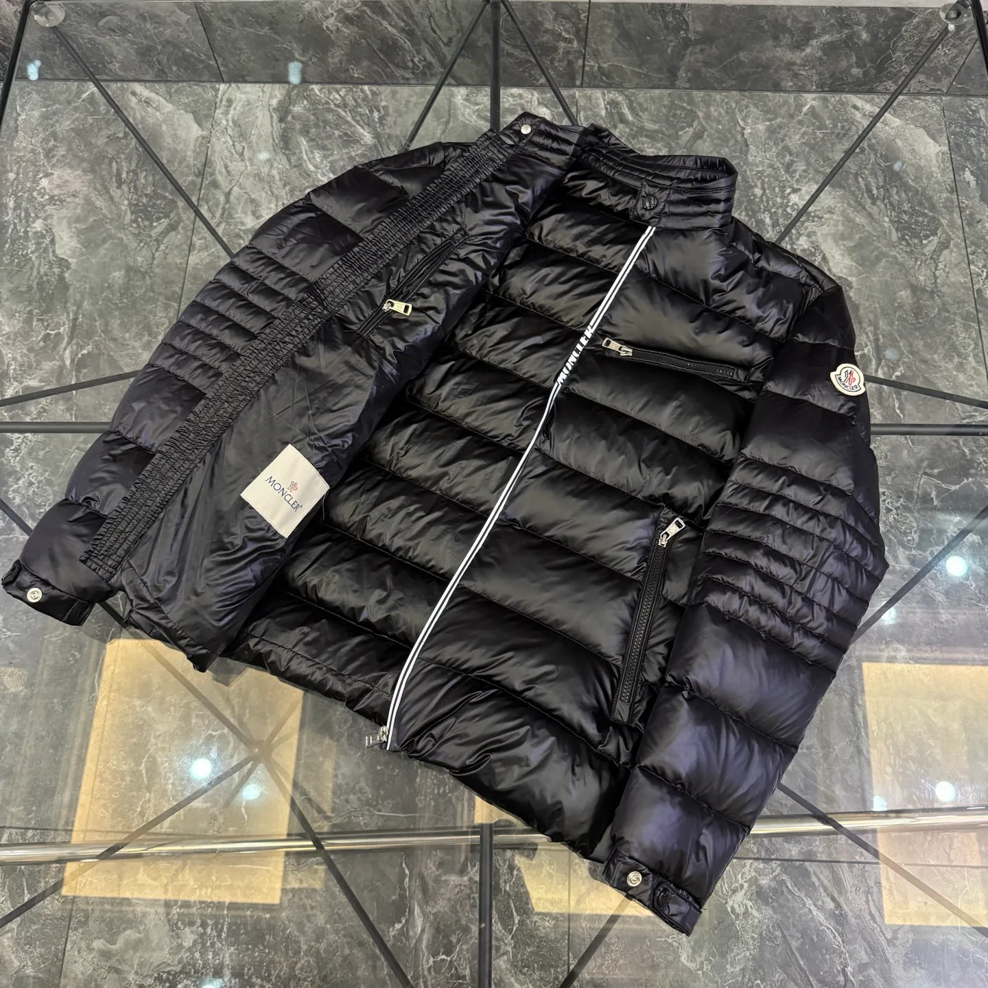 Куртки И Пуховики Мужские Moncler 18684588