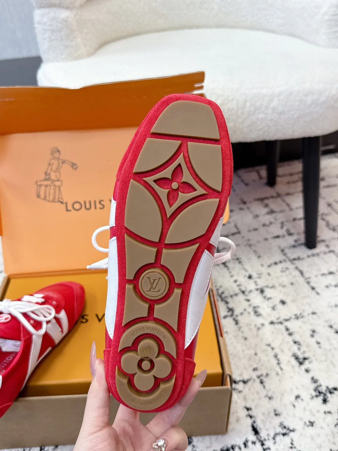 Women's Sneakers LOUIS VUITTON 18409664
