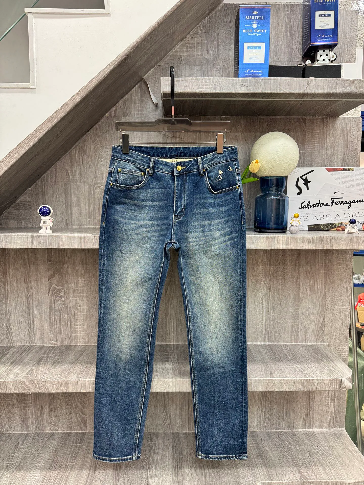 Men's Jeans LOUIS VUITTON 19555610